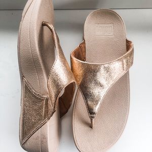 Fitflop Lulu Leather Toe-Post Sandals Rose Gold